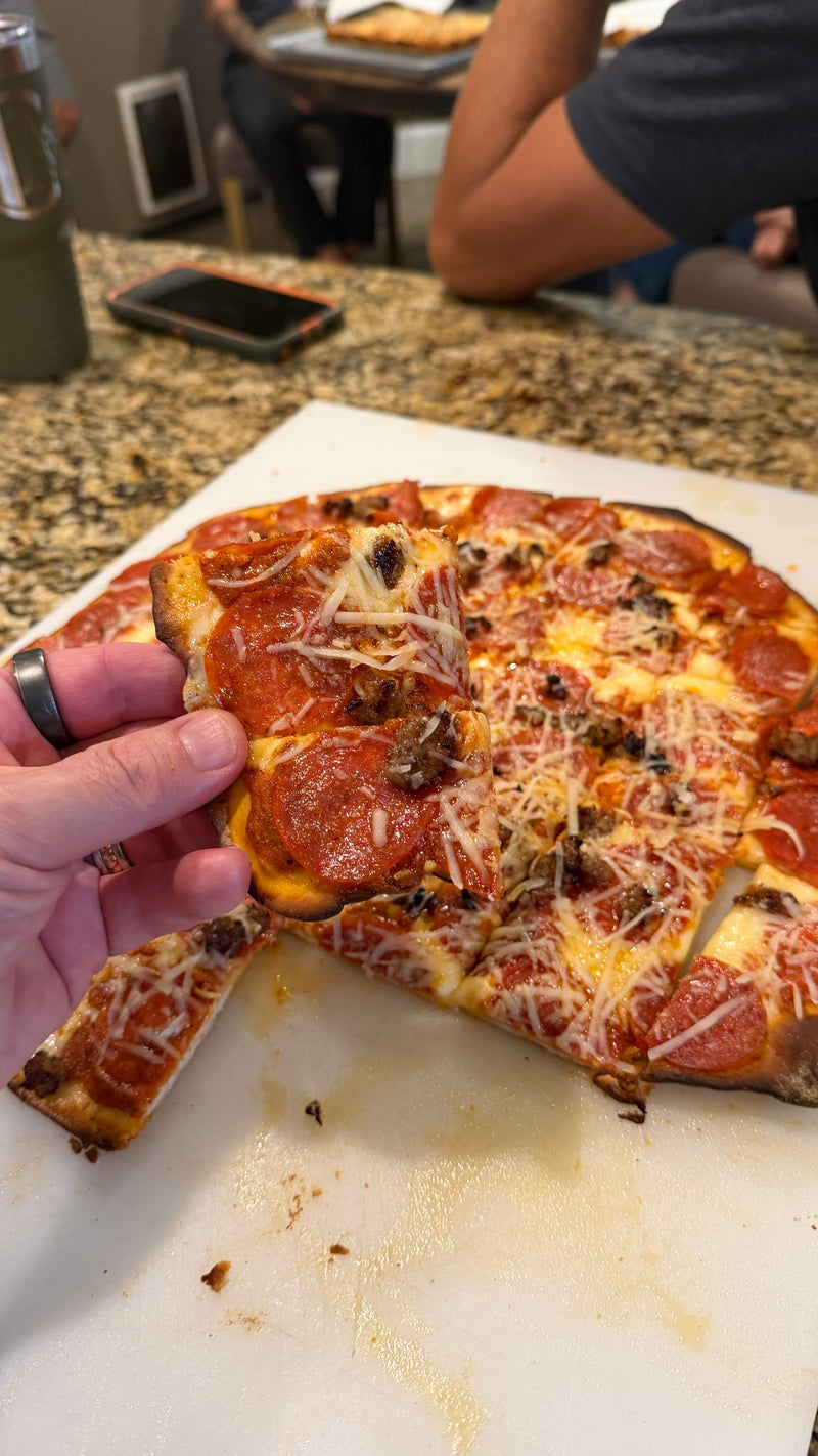 Casa M Columbus-Style Pizza 16" Round — Donoto's Style